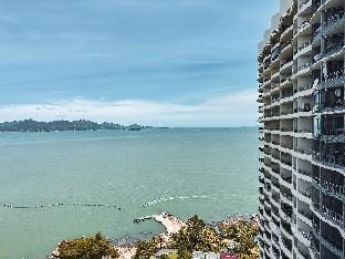 Beach-Front/Ocean-View Apartment in Huizhou  Apartment in Guangdong
