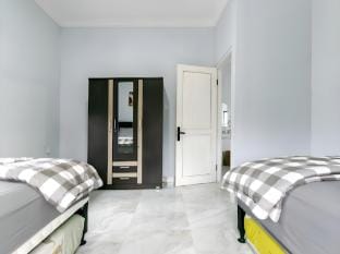 Stylish Villa at Green Apple U35A Cipanas Puncak Villa in West Java