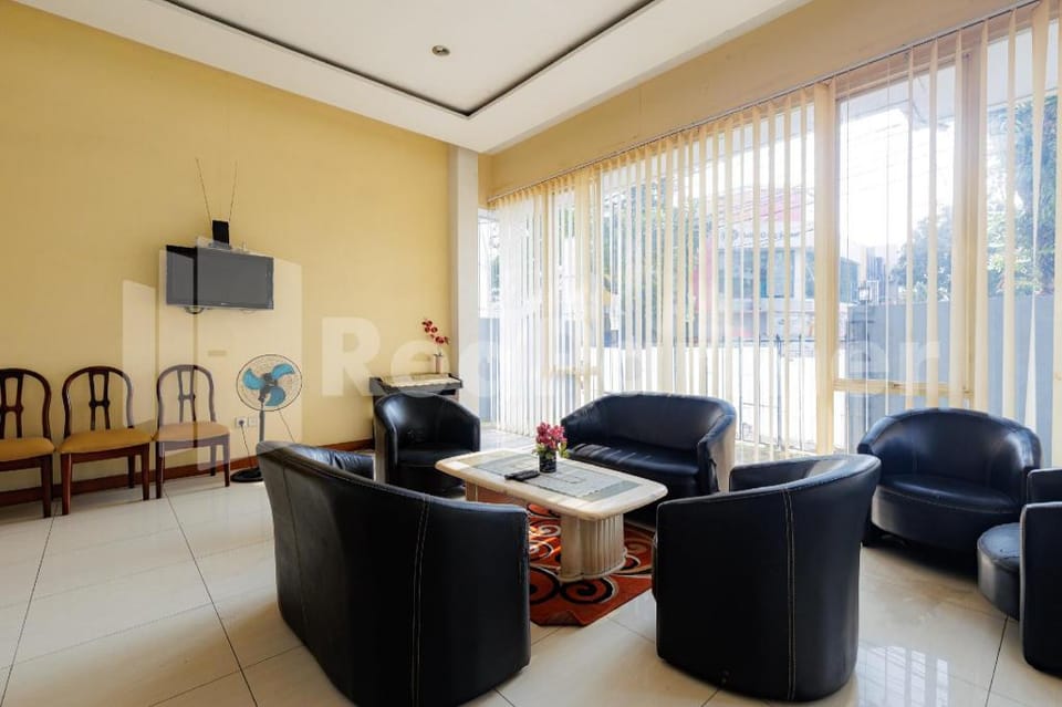 Wisma Anggrek Syariah Mitra Reddoorz Hotel in West Java