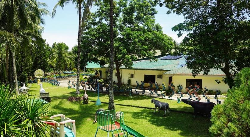 Hidden Valley Mountain and Wavepool Resort Resort in Central Visayas