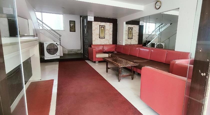The Byke Suresh Plaza Hotel in Maharashtra