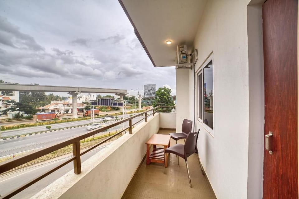 Hotel Stay On The Way Bangalore Airport Hotel in Tamil Nadu