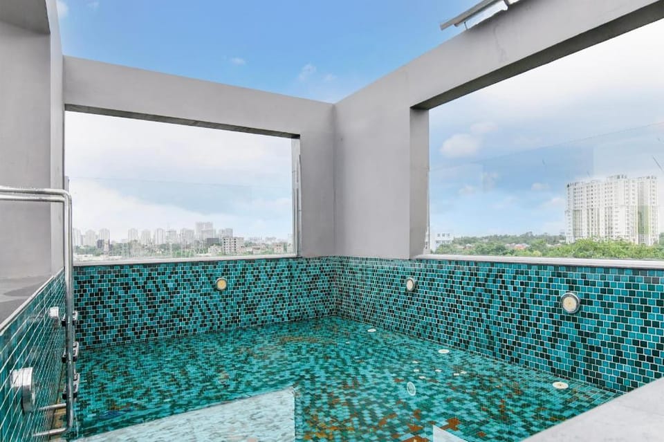 Collection O Water View Residency Hotel in Kolkata