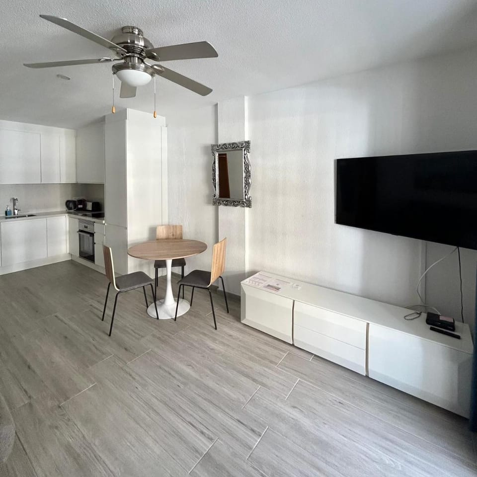 Bright 2 Bedroom Apt In Diamantes 3k212 Apartment in Los Cristianos