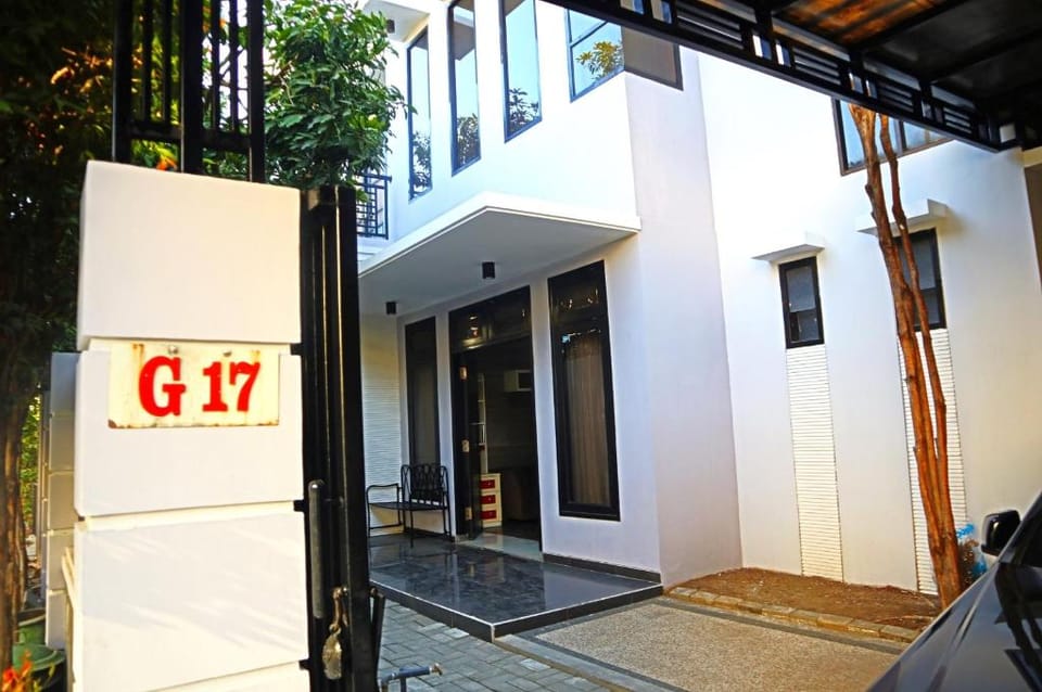 The Al's Syariah By ZIRI Hotel in Surabaya