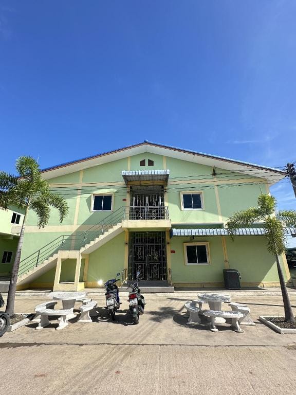 Daily Room LikeHome 400 Baht/Night Apartment in Thailand