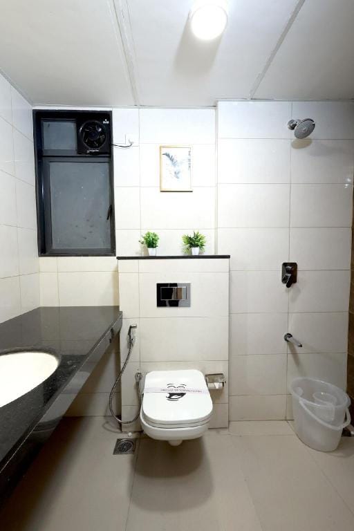Mantique Andheri 3 BHK :  Balcony & Kitchen Apartment in Mumbai