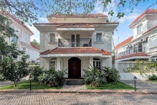 Firefly-4bhk, Villa Arpora, saligoa Villa in Calangute