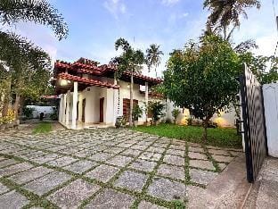 Lumina Villas : 3BR, A/C, 1Br N/AC Sunset Vibes Vacation rental in Southern Province
