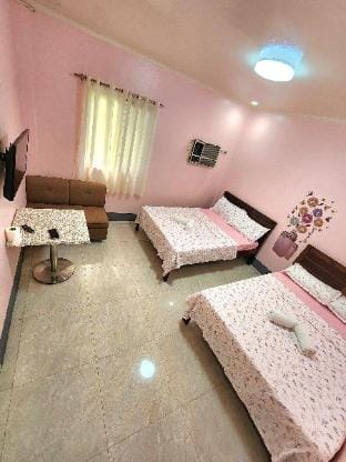 Family room for 4pax w/AC and CR Apartment in Central Visayas