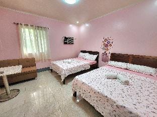 Family room for 4pax w/AC and CR Apartment in Central Visayas