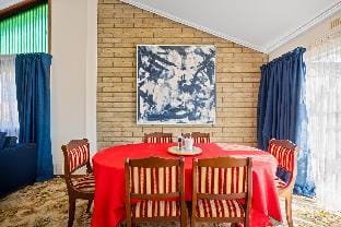 Enjoy a unique boutique space in a great location Vacation rental in Ballarat