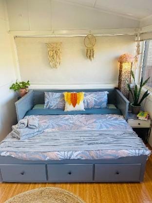 Mystic Garden with backyard view Vacation rental in Sydney