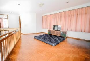 Fresh Air Villa by VIla Istana Bunga Villa in Parongpong