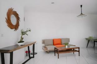 Fresh Air Villa by VIla Istana Bunga Villa in Parongpong