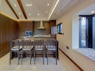 Jeju #2개 독채 사용 #자쿠지 #돌담 #럭셔리 스테이 '용수집' Vacation rental in South Korea