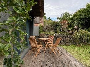Jeju #프리미엄 스테이 #테라스 #통창뷰 #논밭뷰 #마당 'Sunny house' Vacation rental in South Korea