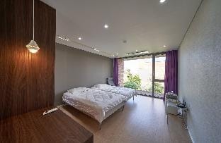 Jeju #프리미엄 스테이 #테라스 #통창뷰 #논밭뷰 #마당 'Sunny house' Vacation rental in South Korea