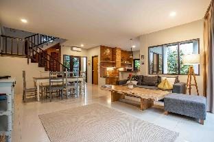 2BR DELUXE STUDIO+private pool in 75 from surfspot Apartment in West Selemadeg