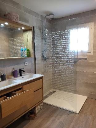 Logement independant dans villa avec piscine  Vacation rental in Castelnau-le-Lez
