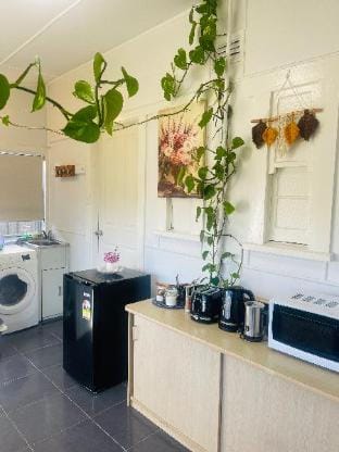 Mystic Gardens with backyard view Vacation rental in Sydney