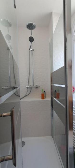 Studio Notre Dame 2 heart of the city Wifi Netflix Apartment in Pays de la Loire