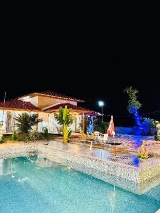 Country Red Farm w/ pool + 3 BR Villa in Uttar Pradesh