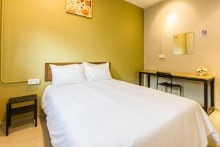 Urban Terrace Gem 3BR Entire House (Free Parking) Vacation rental in Penang