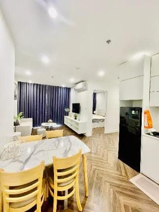 Sonanh Homestay  S2.03 Vinhomes Ocean park Hà Nội Apartment in Laos