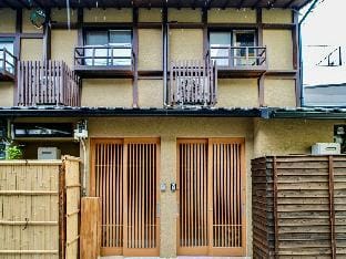 enkyo伝統和風一軒家ルーム３ 駅近 中心地 難波心斎橋USJ 便利 関空直通 Vacation rental in Osaka