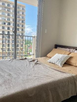 Affordable Staycation few mins. To Mactan Airport Apartment in Lapu-Lapu City