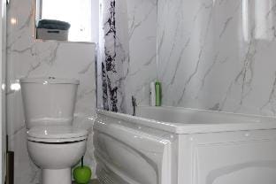 Juniper Apartment - 2 Bedrooms Apartment in Ilford