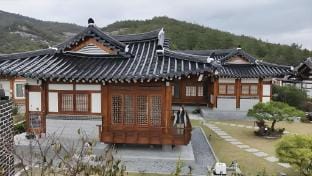 Hanokgwaeoullim/Traditional Hanok Accommodation Featured on TV/Memorable Trip/Family Trip Vacation rental in South Korea