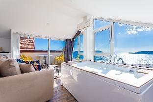 Bella Kas Seaview Jacuzzi Studio Apartment in Kas