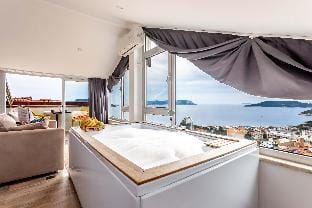 Bella Kas Seaview Jacuzzi Suite Apartment in Kas