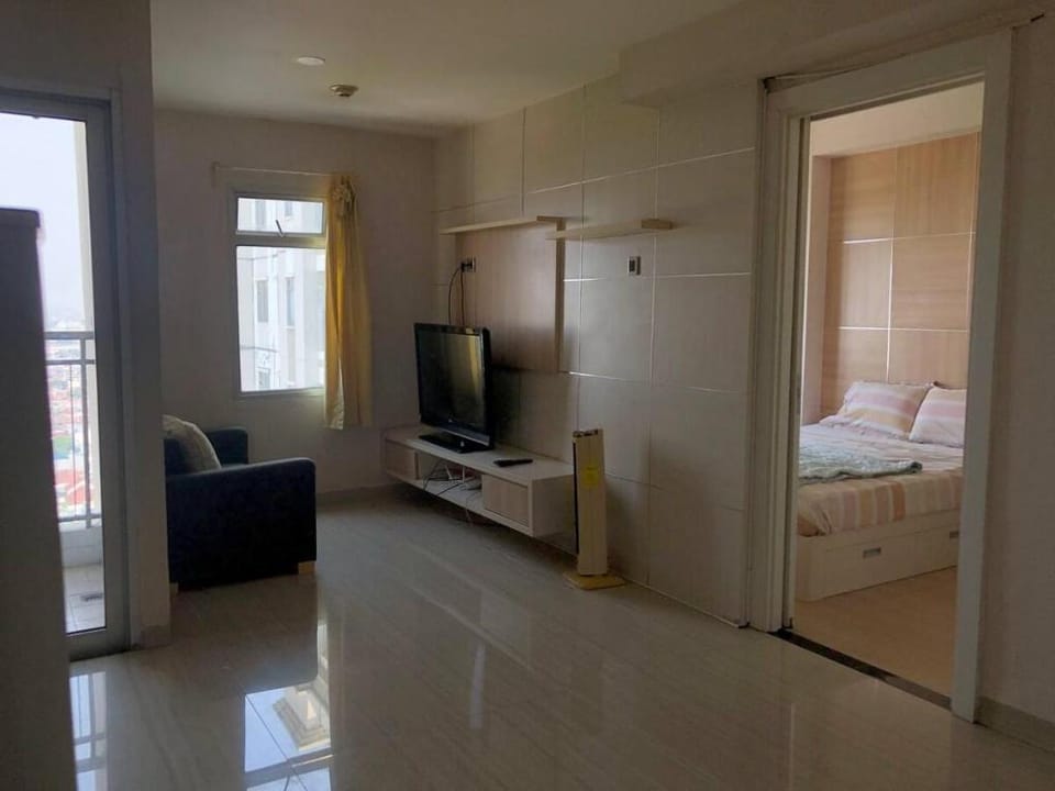 Elegant Apartement Greenlake Sunter 1 BR Queensize Apartment in Jakarta