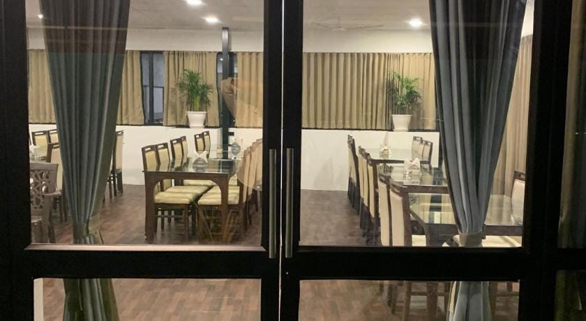 StayGuru The Canyon Inn Hotel in Gujarat