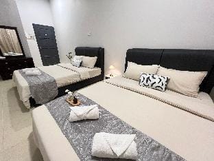 YOLO3 10PAX CentralTown Piano, PoolTable, Netflix Vacation rental in Pahang, Malaysia
