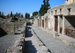 C.A. Vesuvio Comfort - 150m stazione - 5km Pompei Apartment in Campania