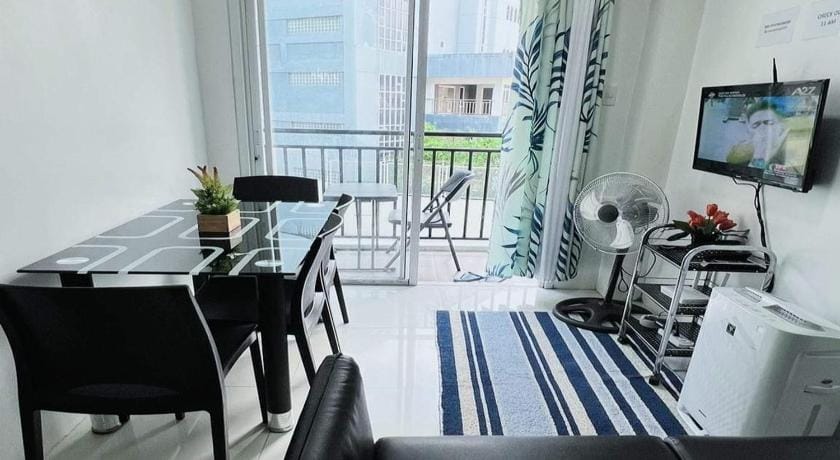 KrystalClaine Homestay-Burnham Hill Condo Baguio Hotel in Baguio