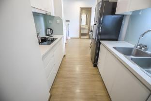  2 Bedrooms Apartment Vinhomes Skylake Pham Hung Apartment in Laos