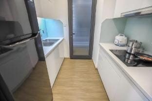  2 Bedrooms Apartment Vinhomes Skylake Pham Hung Apartment in Laos