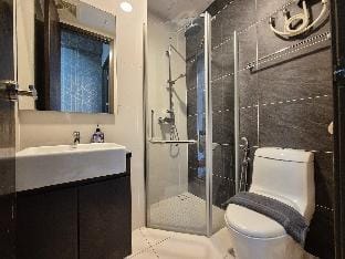 [Direct mall access & beach] - Large group 8 pax. Apartment in Johor Bahru