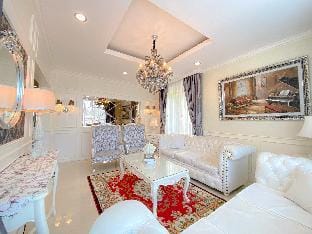 Kirei Villa - Villa Mewah Dago Villa in Bandung