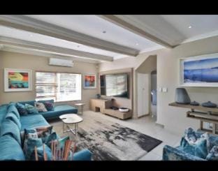 Sandton 6 Bedroom Luxury Home Vacation rental in Sandton