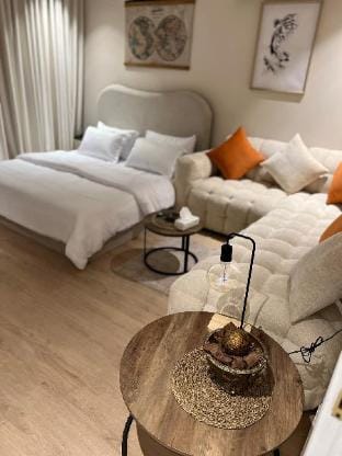 استديو هادي وأنيق بجلسة جانبية Vacation rental in Riyadh
