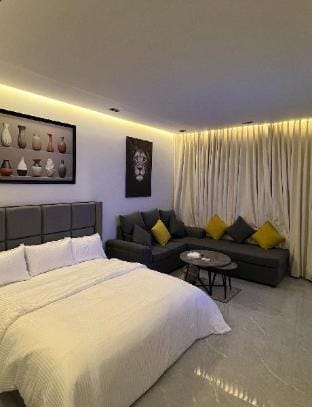 إستديو مودرن بجلسة جانبية Apartment in Riyadh