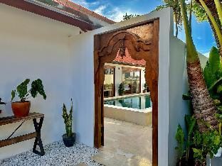 Luxury 3BR Villa | Rice Field view | Berawa/Canggu Villa in North Kuta