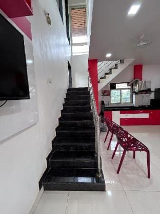 One Day Weekend Getaway with family & friends. Villa in Maharashtra