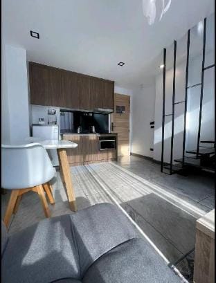 一卧室loft公寓在Nai Harn Beach Apartment in Rawai